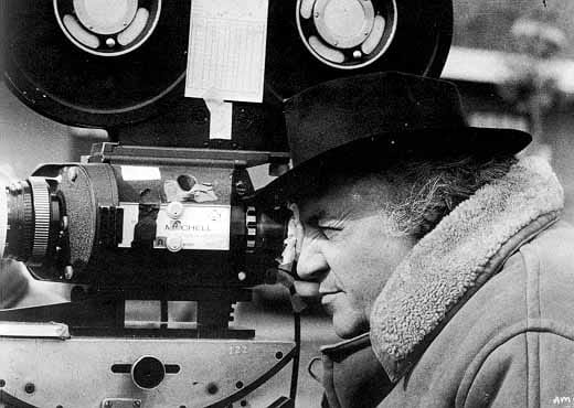 Federico Fellini dietro una cinepresa
